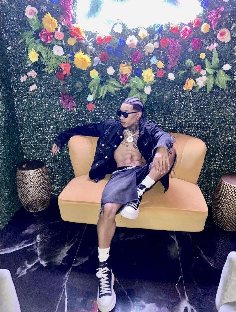 papokeanu's tweet photo. PrettyBoyChapo🖤 https://t.co/fv8hkWkTYH