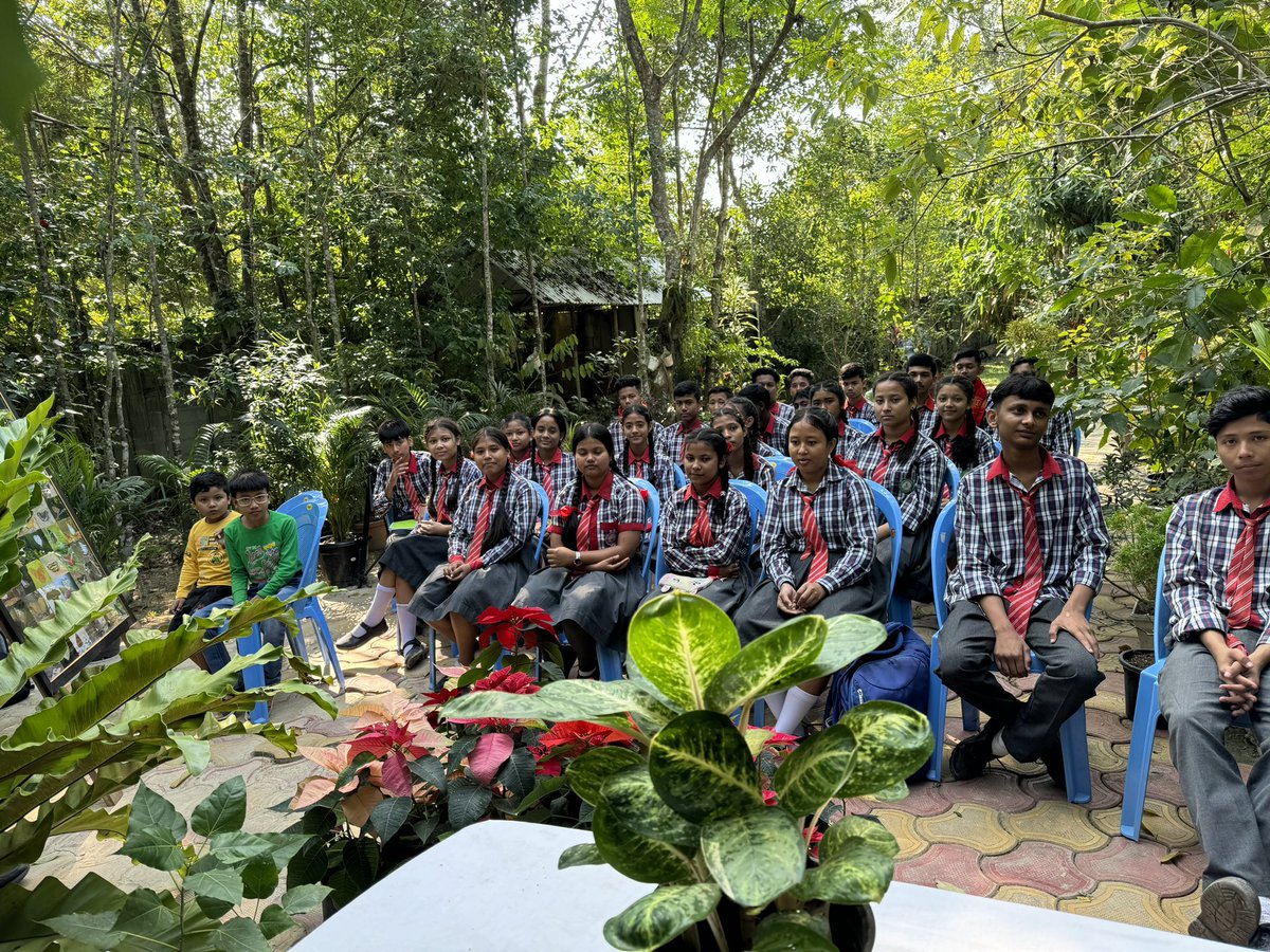 Mrinal_MLA's tweet photo. Today’s #SundayClass on
#PracticalEnvironment.
Students of Rangajan Jatiya Vidyalaya
participated in my #environment class this morning. https://t.co/nxcsMdvawJ