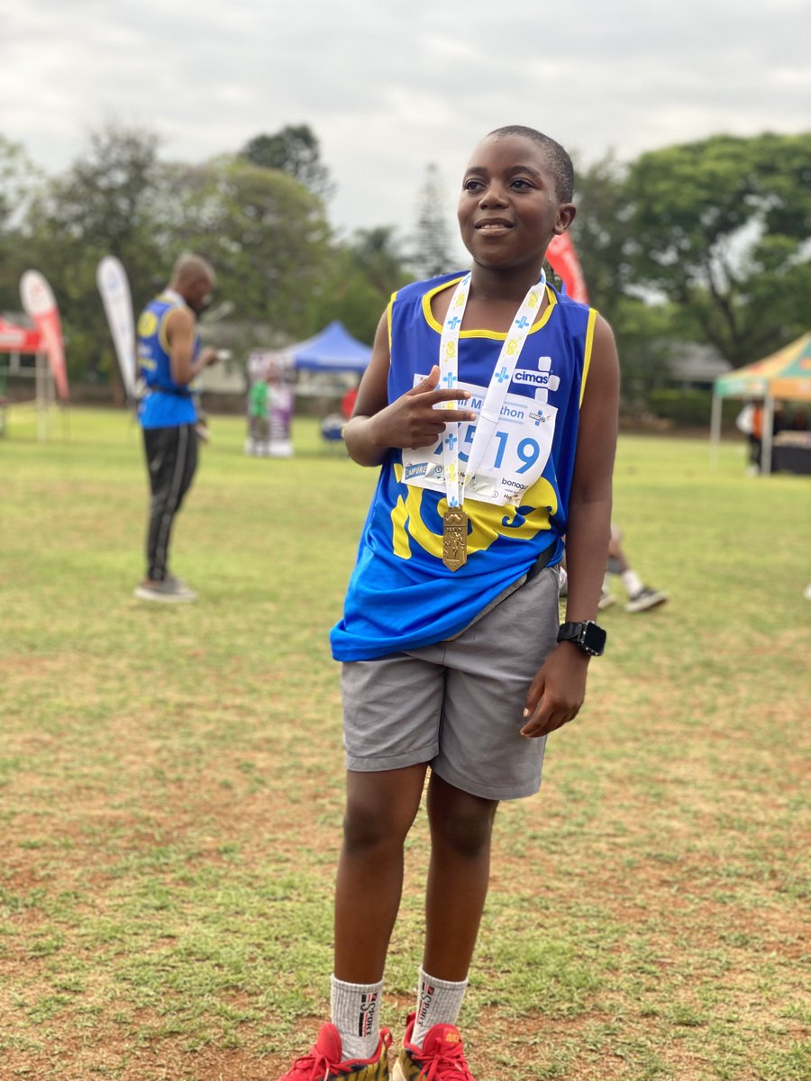 SkyzMetroFM's tweet photo. Nkanyiso Tshuma, an eleven-year-old student from Tshebetshebe Elementary School in Pumula, Bulawayo, completed the 5KM race at the Cimas iGo event in Bulawayo with a time of 31 minutes and 7 seconds.

@CimasHealth 

#cimasigohalfmarathon
#Esabantu
#BeyondTheSky https://t.co/mqvnfQKQWu