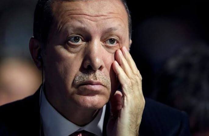 20 yıl boyunca AKP'ye oy vermemiş seçmen oranı %30,7'miş.

Gurur duyanlar bi el kaldırsın görelim 👋