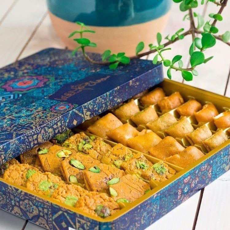 IranAir_IRI's tweet photo. #Sohan is a traditional #Persian saffron brittle toffee. Its ingredients include wheat sprout, flour, egg yolks, rose water, sugar, butter or vegetable oil, #saffron, cardamom, and slivers of #almond and #pistachio.
#Iran https://t.co/QDQbTUcDyO