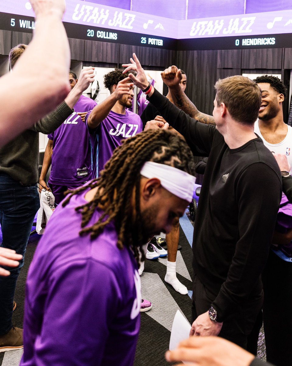 utahjazz's tweet photo. goodnight, jazz fans 💜 https://t.co/TNiJB6ez5r