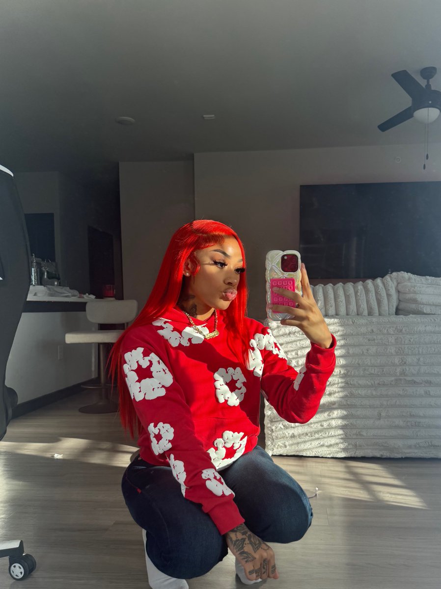 carenavonche's tweet image. ❤️