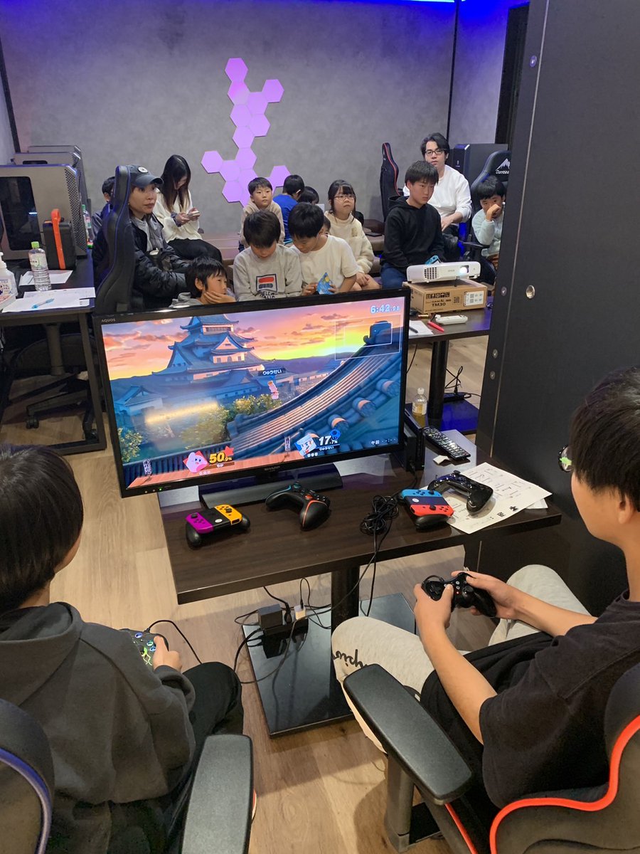 eplay_ikiisland's tweet photo. 【イベント告知】
高崎様主催で開催しておりました
「スマブラ」大会は
先ほど無事に終了致しました。
参加してくださった皆様、
観戦に来てくださった皆様、
本当にありがとうございました。
今後も定期的に
ゲームイベントを開催する予定です。
またのご参加お待ちしております。
#壱岐 #eplay https://t.co/FJnBrULnQz