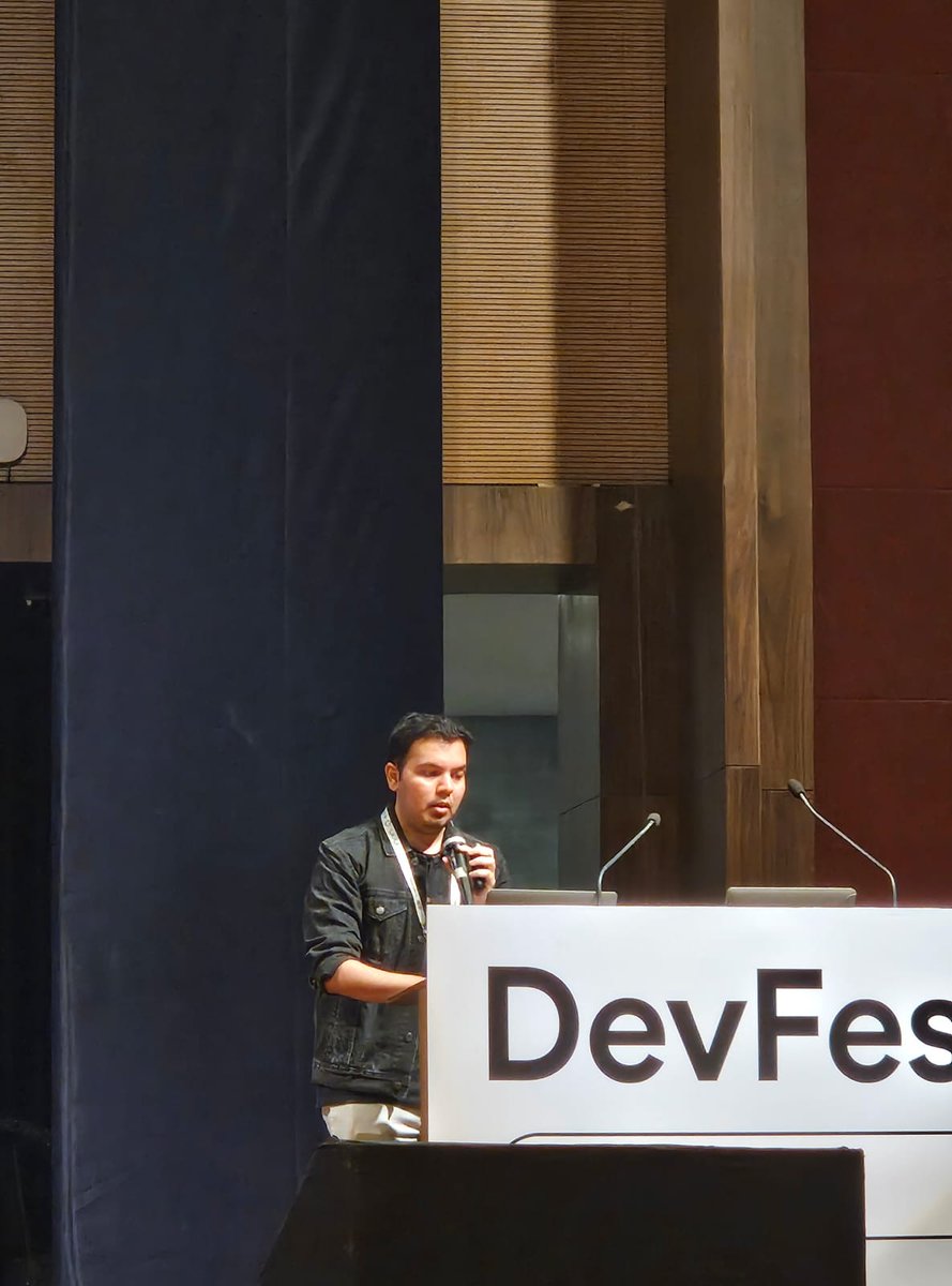 Sidd4110's tweet photo. Just had an amazing session at #DevFestJaipur with @prasadseth on harnessing the power of #Gemini with #JavaScript! π€― Learned so much about building innovative AI applications. #GoogleDevFest #DevFestJaipur https://t.co/wOx3HIzQd6