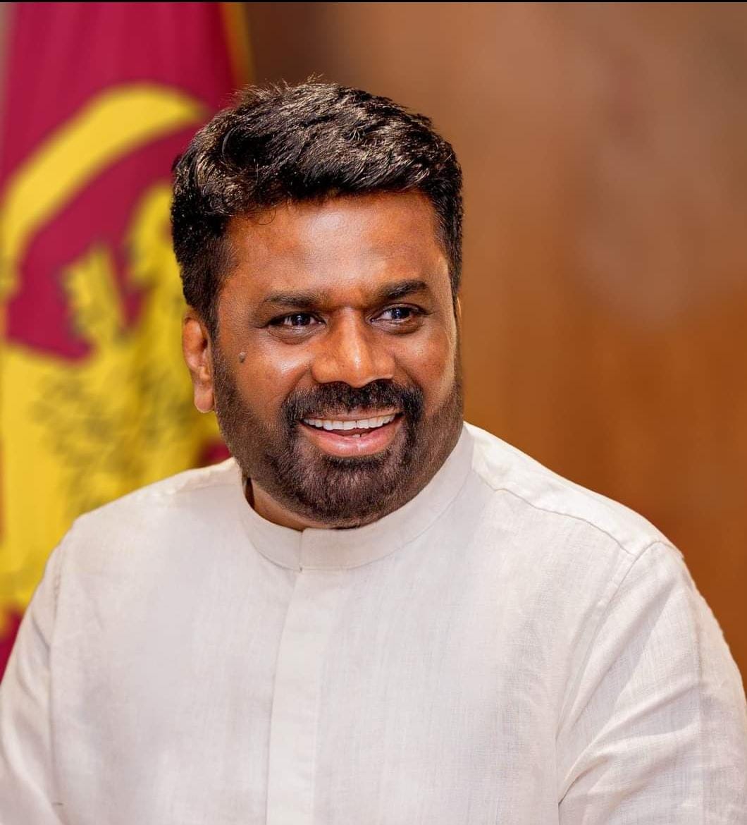 Jayanth49477995's tweet photo. #happybirthaday @anuradisanayake #ourbrother ❤️🎈 https://t.co/e4hvDvW2Rp