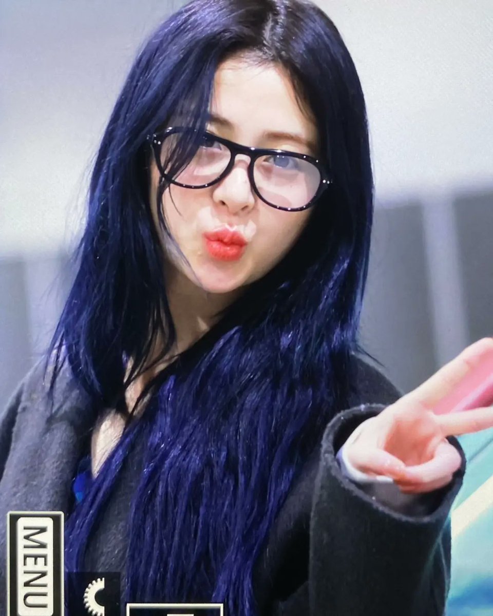 jenassiante's tweet photo. 231124 at airport on way to japan

#HUHYUNJIN #후현진 
#LE_SSERAFIM #레세라핌 https://t.co/ebG5K9OIT3