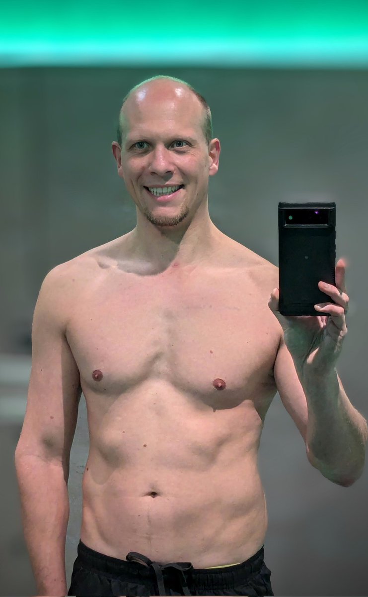 Gestern Wieder Training. Bin jetzt seit knapp 1,5 Jahren dabei und bin echt Happy mit den Resultaten.
Der Nacken und der Bauch brauchen noch etwas mehr Profil ;-)