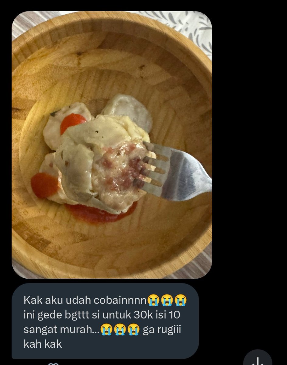 Tolong dibeli dagangan aku ya guys. Buat nemenin musim ujan. Pernah di promosiin pak Anies loh. Seporsi cuma 30rb/10pcs tahan 1bulan di frezer. Pengiriman dr Cimone tgr by paxel all Jabodetabek 20rb max 5porsi. Luar kota bisa asal kejangkau paxel. Order by DM ya.