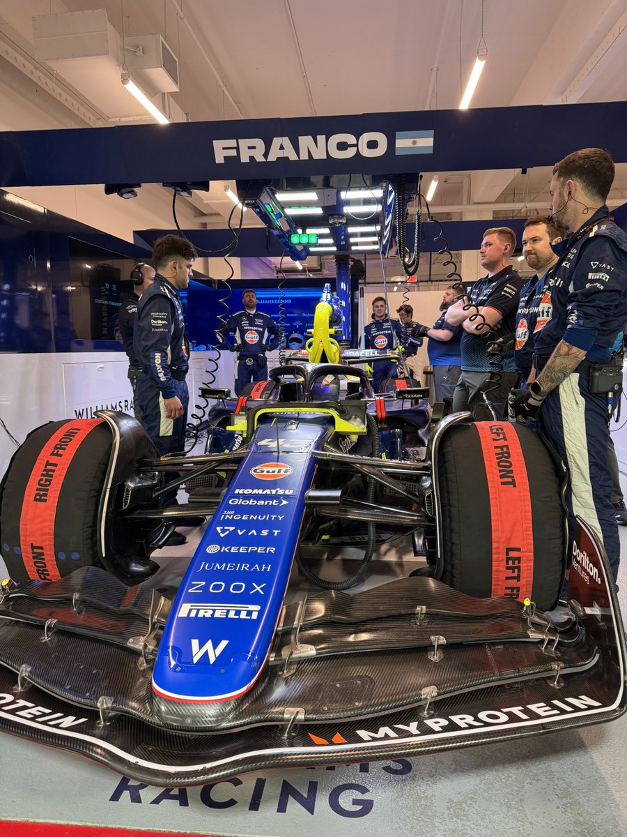 WilliamsRacing's tweet photo. Giving it our all tonight 💪 https://t.co/aEFmPnmS04