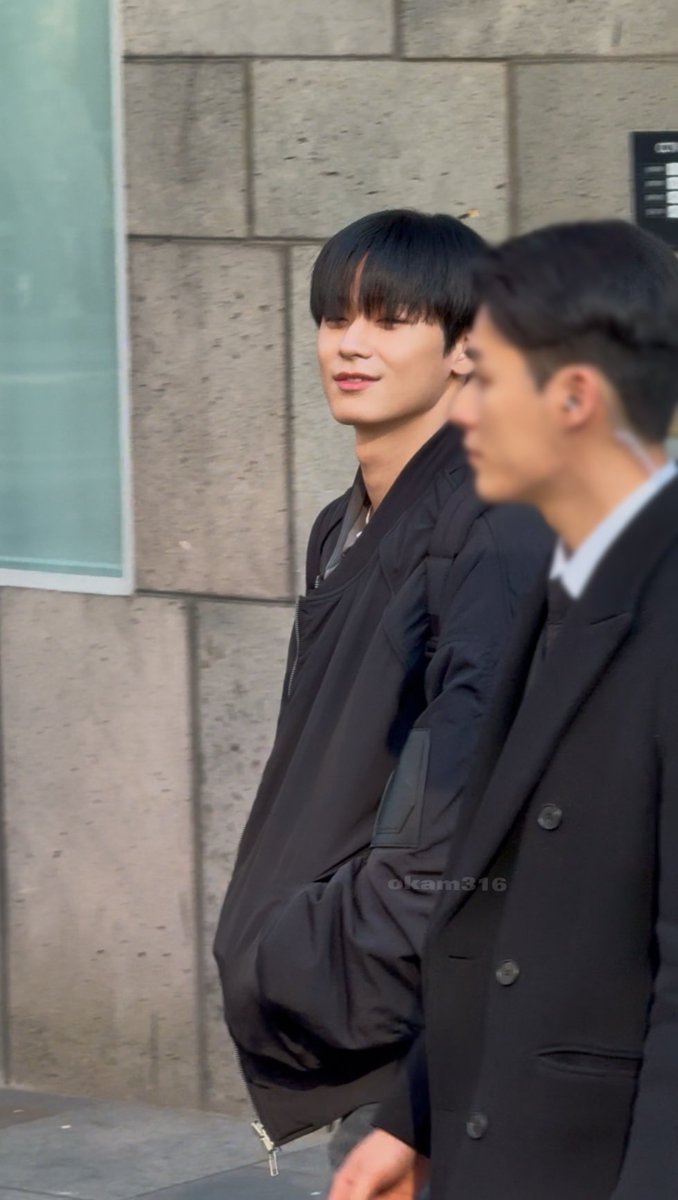 okam316's tweet photo. 241124 팬싸 퇴근 

#더보이즈 #THEBOYZ 
#주연 #JUYEON https://t.co/5QcyUzs9z7