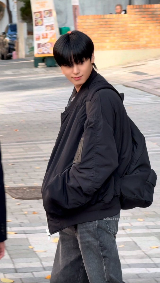 241124 팬싸 퇴근 

#더보이즈 #THEBOYZ 
#주연 #JUYEON