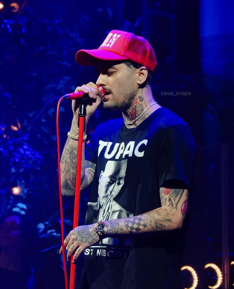 ZJMCRAVE's tweet photo. hq pics of zayn at his opening show in leeds. https://t.co/YVSszQ6J3r