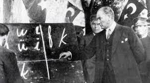burcinsel's tweet photo. Başöğretmenimiz Mustafa Kemal Atatürk'ün aydınlattığı bu yolda ilerleyen, geleceğimize ışık tutan tüm öğretmenlerimizin #24KasımÖğretmenlerGünü kutlu olsun! https://t.co/yG0yO3fn4z