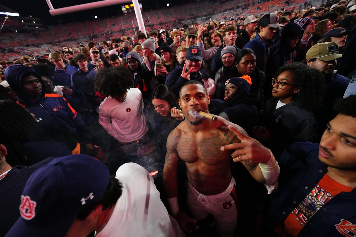 2️⃣7️⃣'s final game in Jordan-Hare ↓

💪 28 Carries
💪 130 Rushing Yards
💪 3 Touchdowns