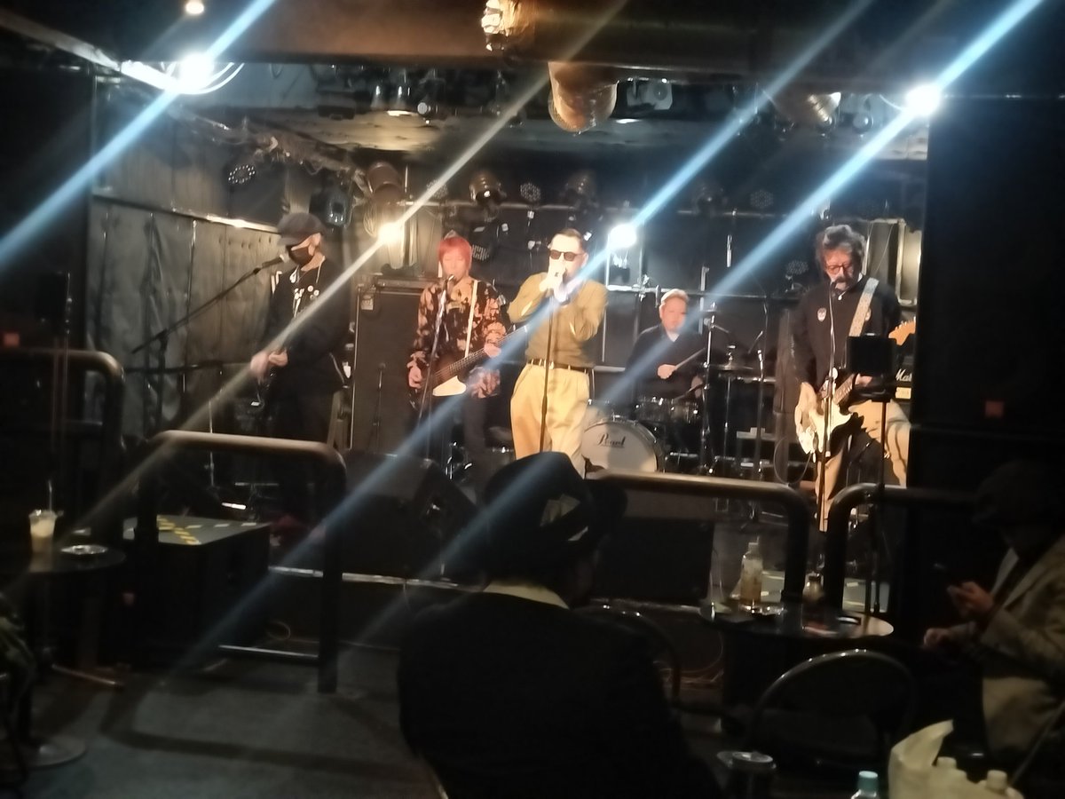 z_piratesrocks3's tweet photo. PET リハーサル中
#2024年11月24日日曜日
#FELLOWS
#FELLOWS65 
#LastStruggle
#Badladroll
#SerenadeRemember
#Pet 
#TheBodies
#DJz
#高円寺Showboat
#PUNKROCK
#ROCKnROLL
#LIVE
#GIG https://t.co/RDoGhXJWpT