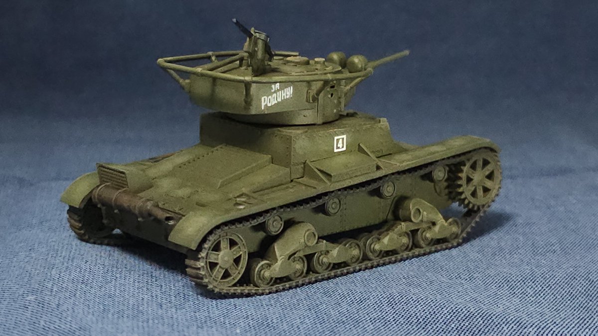 runchickens_3's tweet photo. 10タイプも選択出来る悩ましいキット
同じ色でも先に仕上げたT-34と異なる雰囲気を目指してみた。
デカールもたっぷり盛られてましたが、使いどころが判らず昔しWTM用に作ったスローガンを使用。
#ルビコンモデル
#RUBICONMODELS
#T26 https://t.co/Ep3fFseqTR