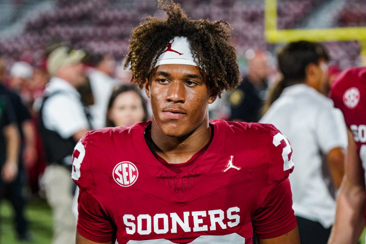 Eli Bowen was in LOCKDOWN MODE tonight against Alabama superstar WR Ryan Williams.

Williams came into the game with 730 yards and eight TD’s on the year.

He had two catches for 37 yards tonight.

CB1 ‼️