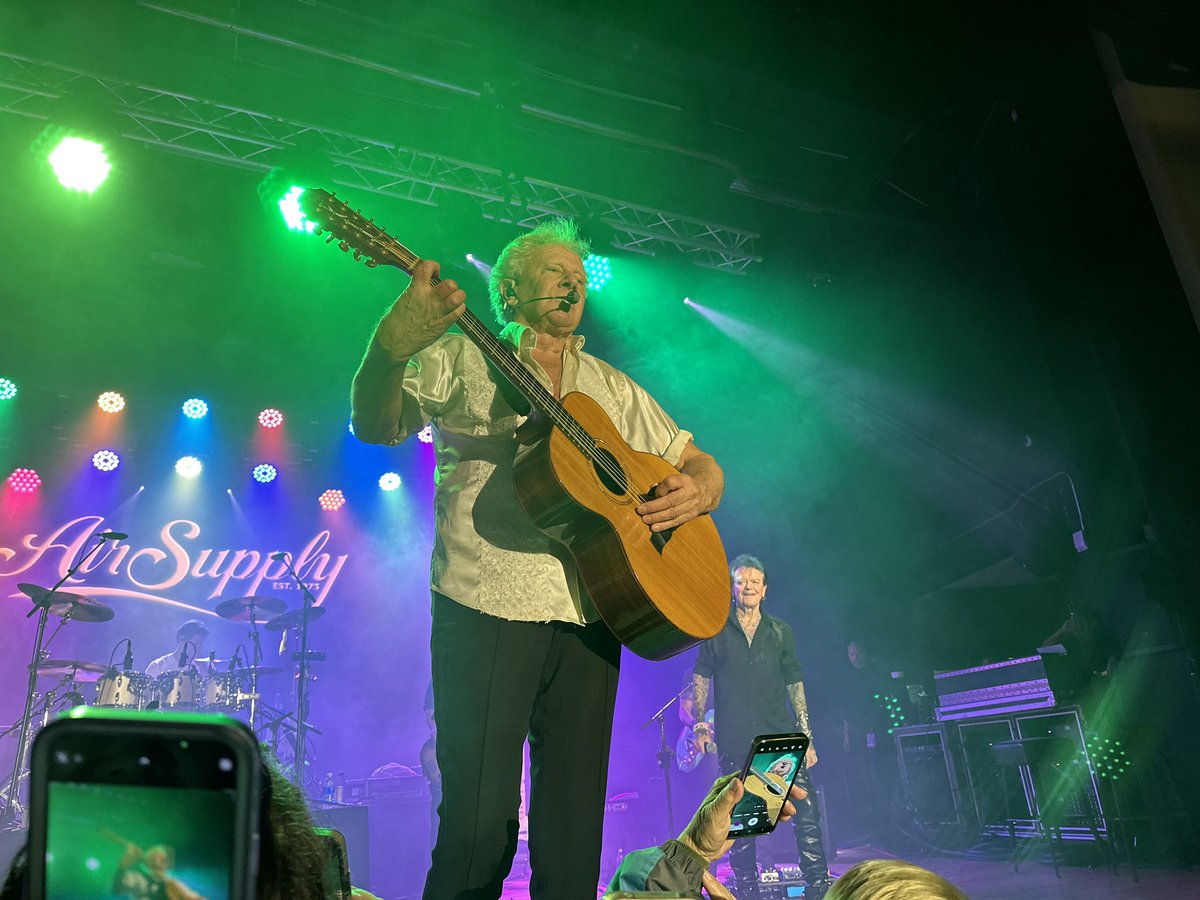 ChinookWinds's tweet image. Thank you @AirSupplyMusic for bringing us back into your world! 🙌🙌