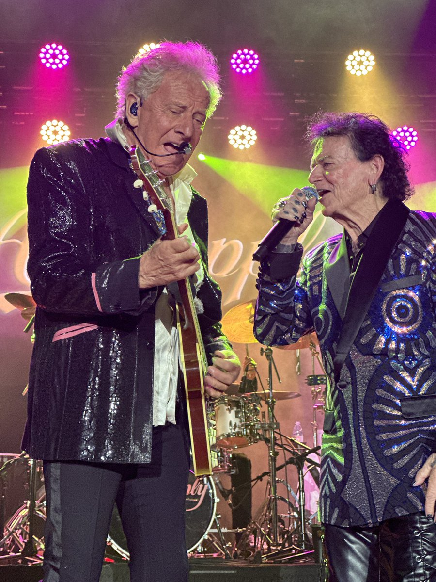 ChinookWinds's tweet image. Thank you @AirSupplyMusic for bringing us back into your world! 🙌🙌