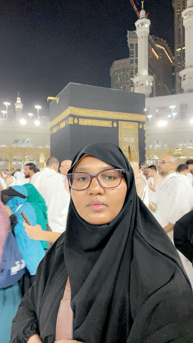 Labbaik, Allahumma Labbaik! Labbaika La Sharika Laka Labbaik! Innal-Hamda wan-ne’mata Laka wal-mulk Laa Shareeka Laka.