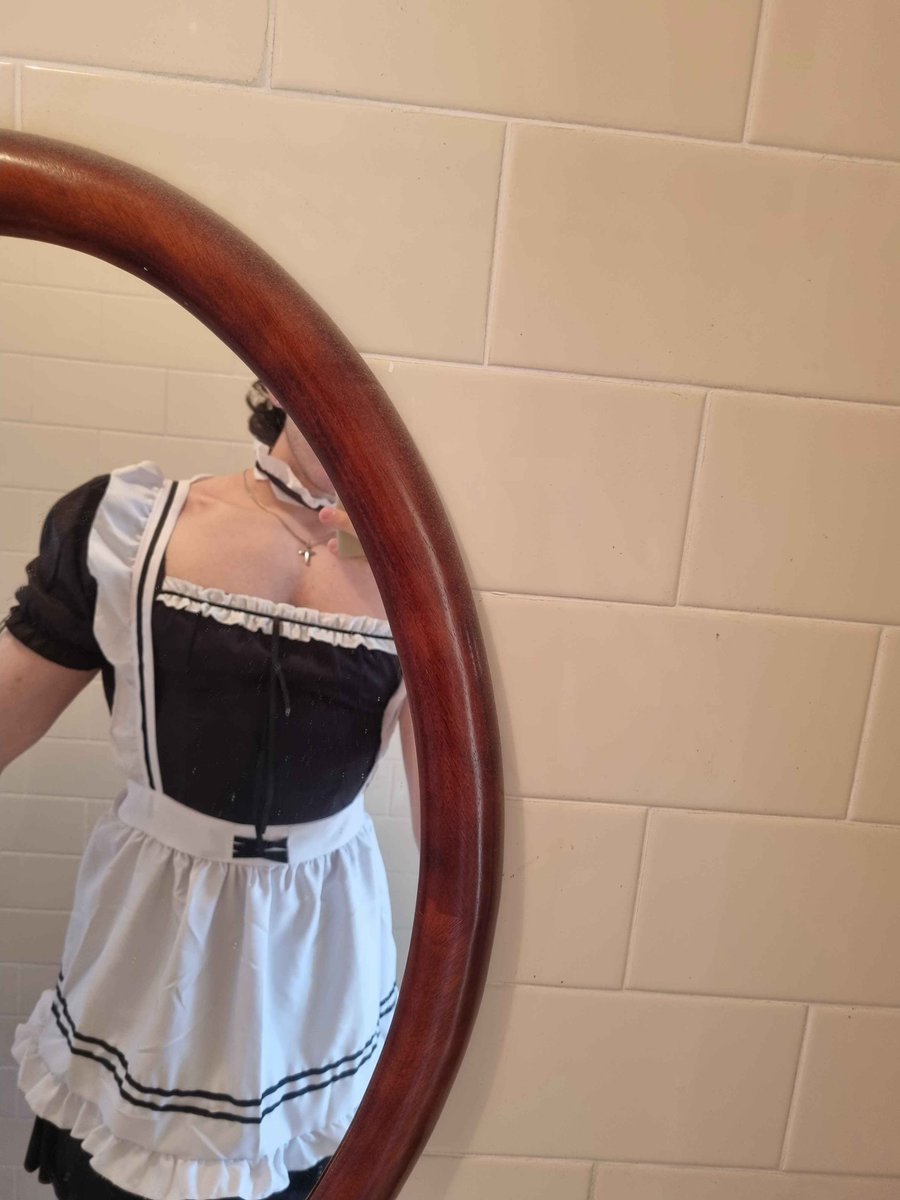 Unemployed guy gets drunk in a maid outfit at 6pm AEDT only on:

twitch.tv/sticcomode