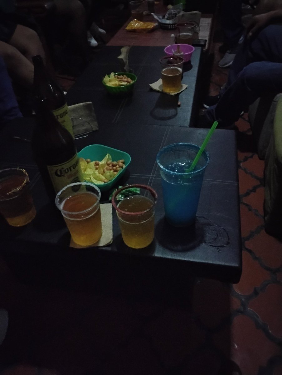 vilmaypablo's tweet photo. Ya disfrutando la noche en @casadefantacias https://t.co/s4N6jDGU9p