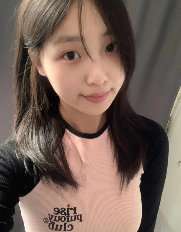 想狂舔你的马眼 一直舔 舔到射在我嘴里😋😋😋 https://t.co/lfAoZqLKm2