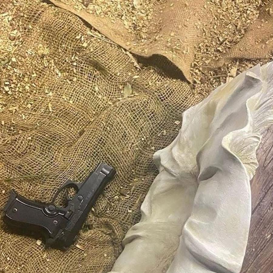 ChristiansMENA's tweet image. 🇱🇧✝️ The Christ statue was removed from a Christmas crib and replaced with a gun in Faraya, a Christian village in Lebanon

Following the incident, the bells of the village’s churches began ringing in response

#ChristiansMENA