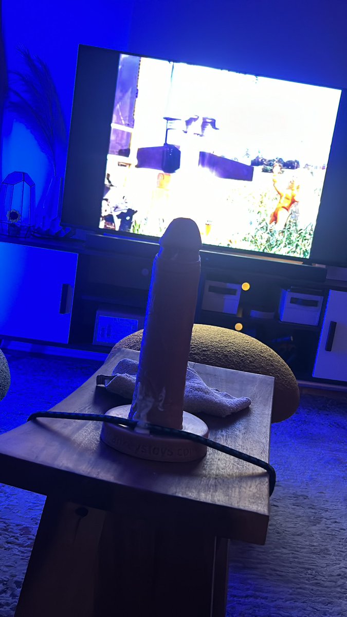 boyfluxxx's tweet photo. My kind of night 😌 https://t.co/Sf85WsUlBV