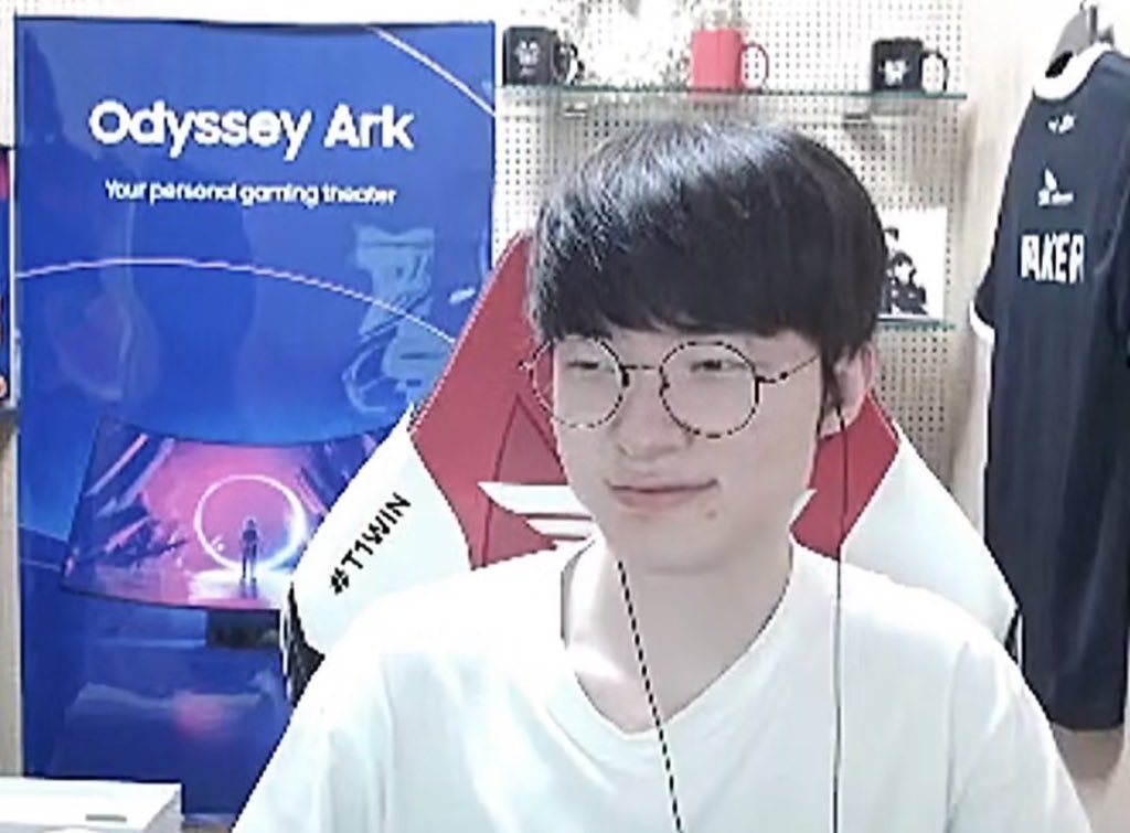 지금 거의 박장대소 중이잖아