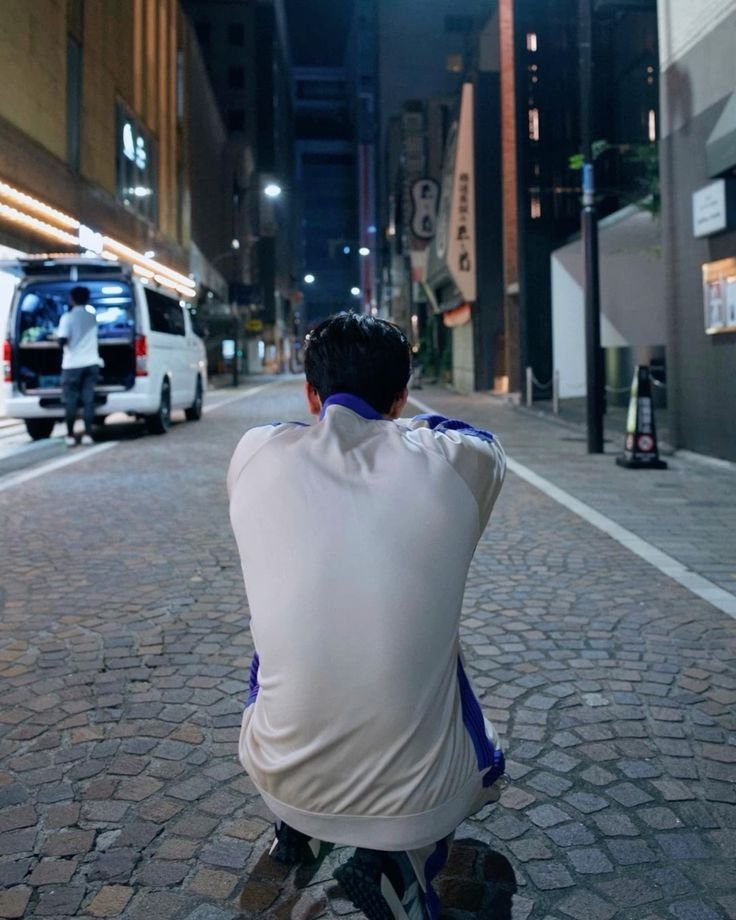 wonuhic's tweet photo. its the way wonwoo started posting more of his back ever since the 58cm shoulder width revelation https://t.co/ODLGSmg03j