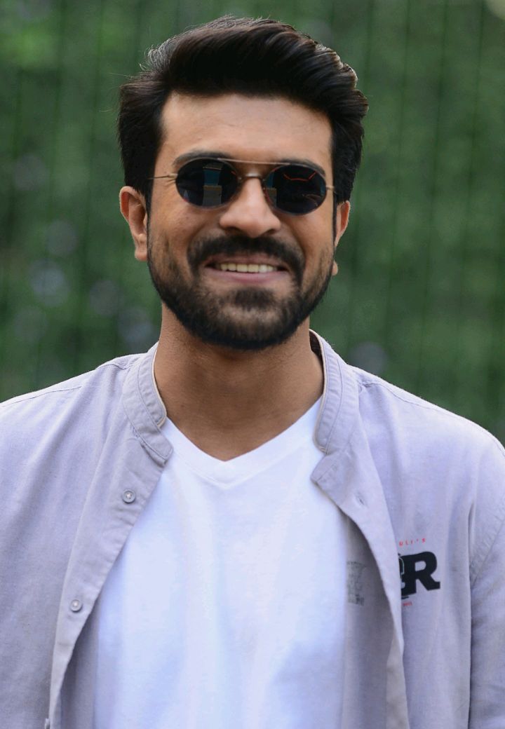 AtulVerma983's tweet photo. Which movie will be blockbuster?

LIKE - #Pushpa2 
RT - #TheyCallHimOG 
COMMENT - #GameChanger 
BOOKMARK - #War2

Comment Your Opinion...
#Pushpa2TheRule #AlluArjun #RamCharan
#GameChanger
#GamechangerThirdSingle https://t.co/rsf7hHvg6Q