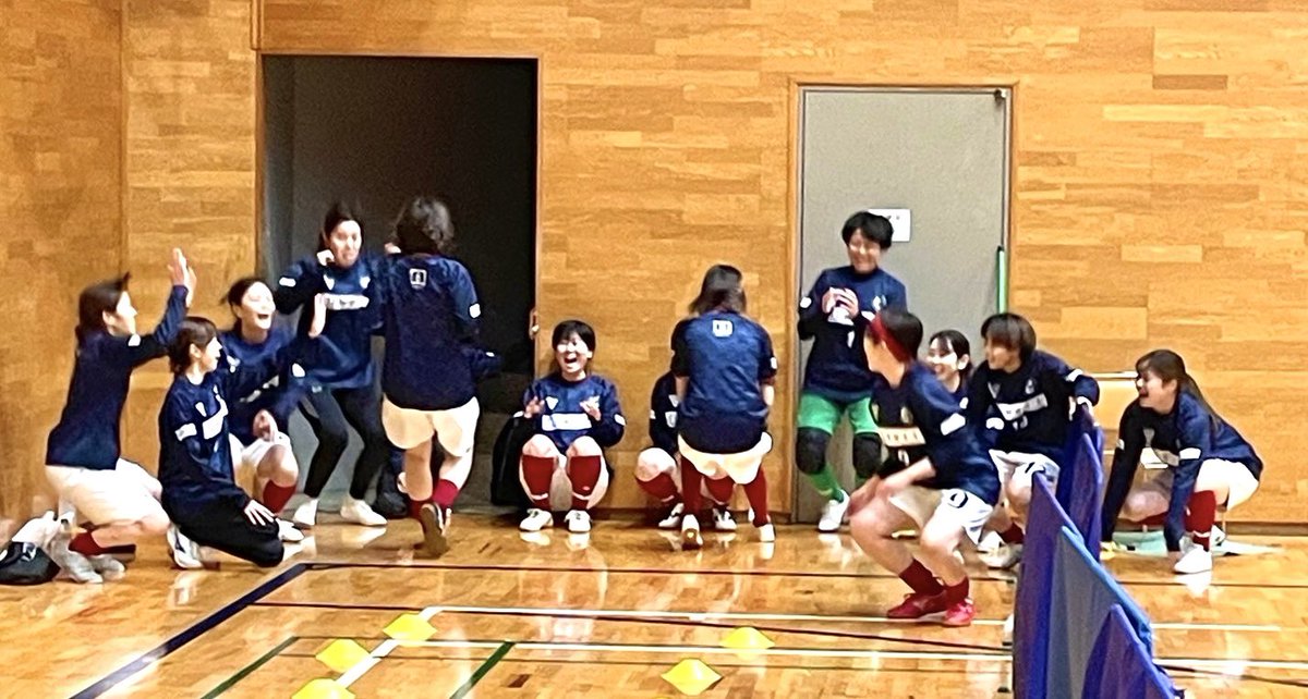 全日本女子フットサル選手権大会
東京都大会1回戦vsASV PESCADOLA MACHIDA Bailarinas

2-1勝ち！！

応援ありがとうございました😊

来週勝てば関東大会進出となります！
頑張っていきます🔥