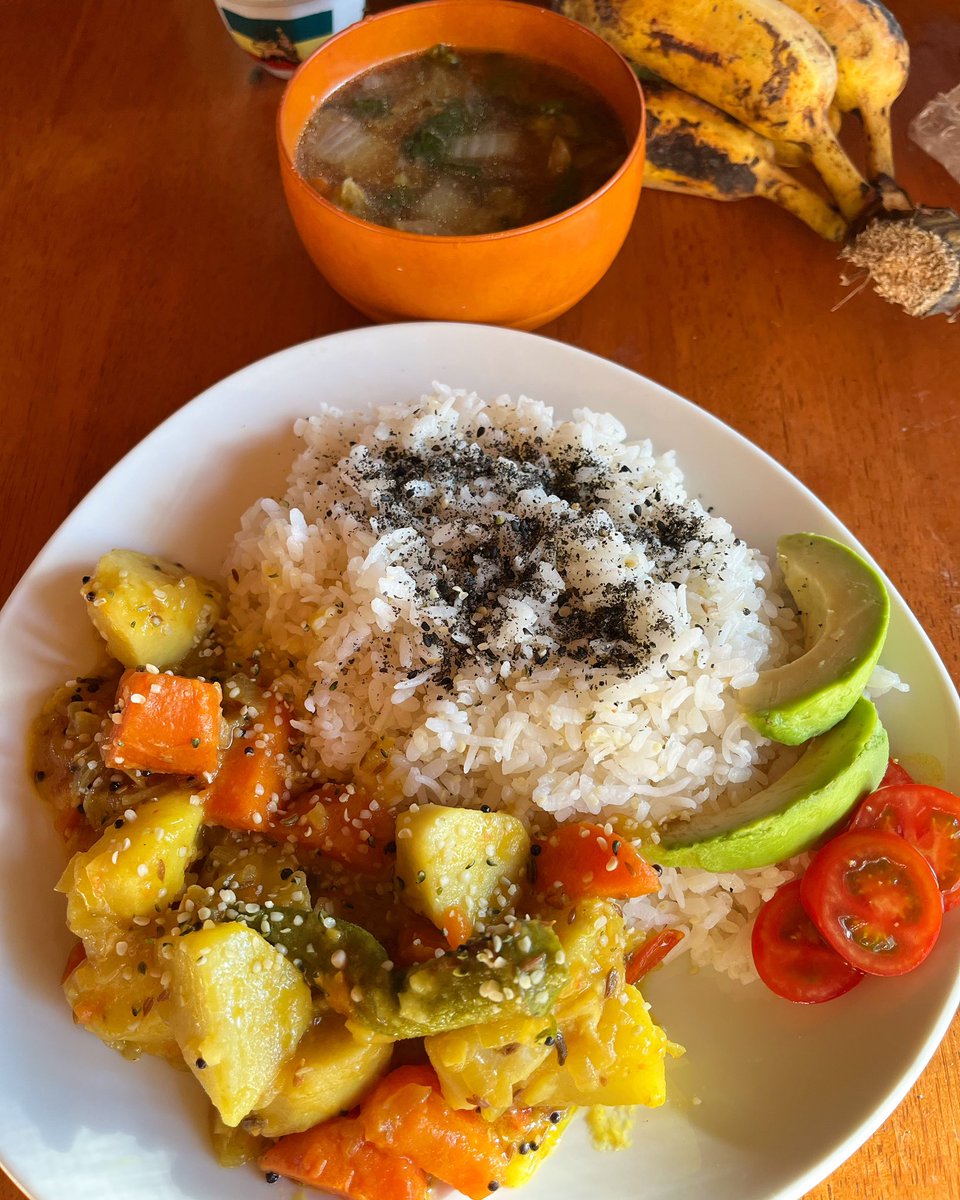PAPA_U_Gee's tweet photo. Give thanx
Cooked Ital curry
ツアー中も料理
米は西表島産 台光という品種
今日は島ツアーライブ 最終日
サックスのBUSHMAN リンタロウと2人でセッション
シークレットで お祝いライブに行きます
楽しみです♪
#パパユージ #papaugee #papaugeeitalcook #ital #vegan #ヴィーガン #台光 https://t.co/sUb8IPMfy8