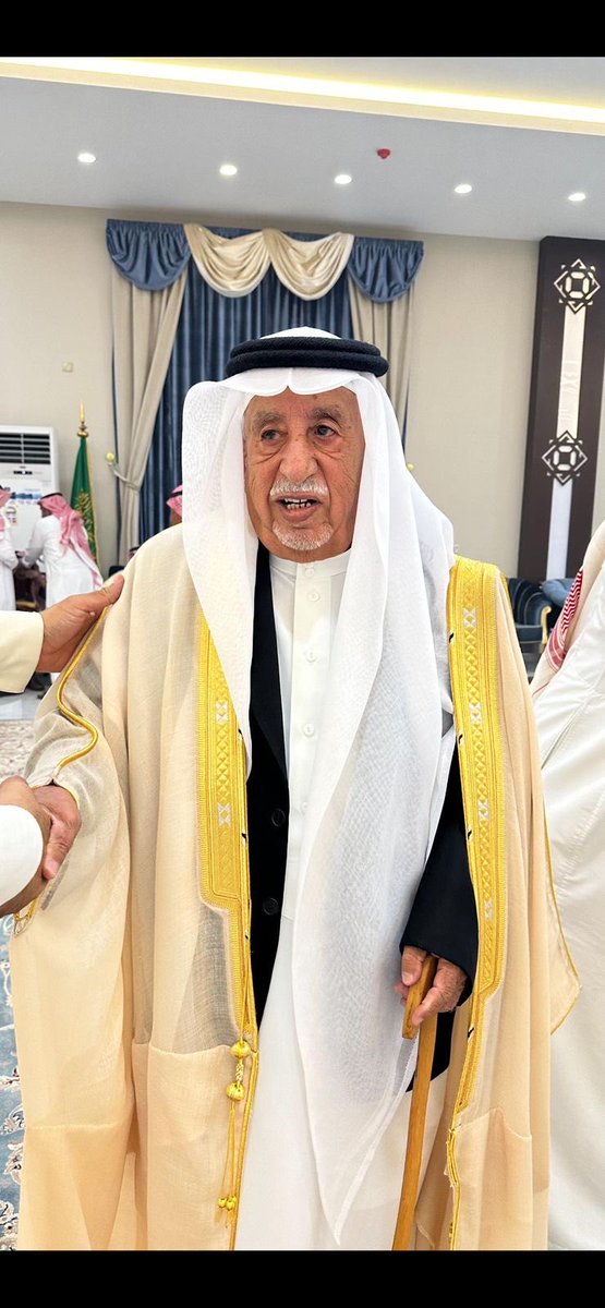 Vip3739's tweet photo. الشيخ سلطان بن حسن بن هادي الكبيبي شيخ قبيلة بني جونه. 
هذا الشيخ الكريم الشهم العفيف. 
وقف وقفة الشيوخ اهل الفزعة والغيرة والحمية حمل هم هذه القضية وتكبد الصعاب وبذل فوق مايستطيع. 
في قضية دية رياض العسيري. 
اطال الله في عمره على طاعته ومده بالصحة والعافية. https://t.co/7040IJqOlU