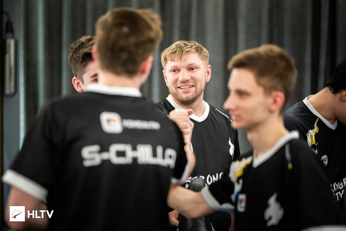 aunniCS's tweet photo. Passion UA sort Astralis et se qualifie pour le MAJOR de Shanghai. Derrière cette lineup de jeune prodige ukrainien, se cache cet homme : Kane.

Certains le connaisse pas, mais il a deja gagné un major avec Gambit en 2017, mais a aussi gagné des titres avec NAVI.

Cette victoire rentre dans l'histoire, car c'est la 1ère line up 100% ukrainienne à se qualifier à un major de l'histoire de Counter Strike. 

fear, c'est son 1er RMR, et donc une qualification en major instantané. Passé par l'école NAVI, le voici à l'étape supérieur aujourd'hui.