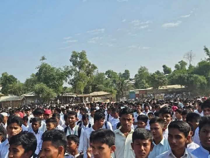 arakan_express's tweet photo. November 24/AEN 

A large number of Rohingya students in Bangladesh refugee camps held a protest today, November 23, demanding their early return to their original homes with dignity.

Full story;
https://t.co/JOXh5Fim0e https://t.co/grFT7RTooi