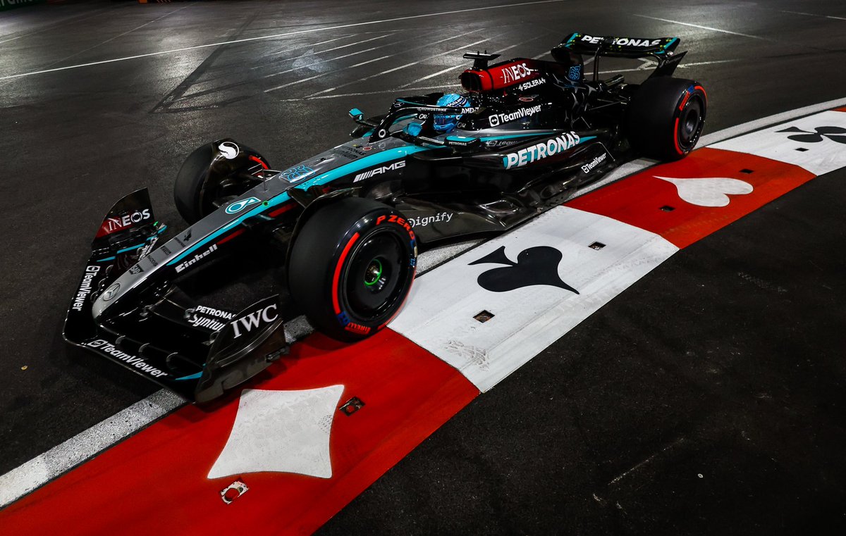 MercedesAMGF1's tweet photo. LAP 46/50: George has a 5s lead over Lewis in P2 

5 laps to go! https://t.co/vavBkB3d90