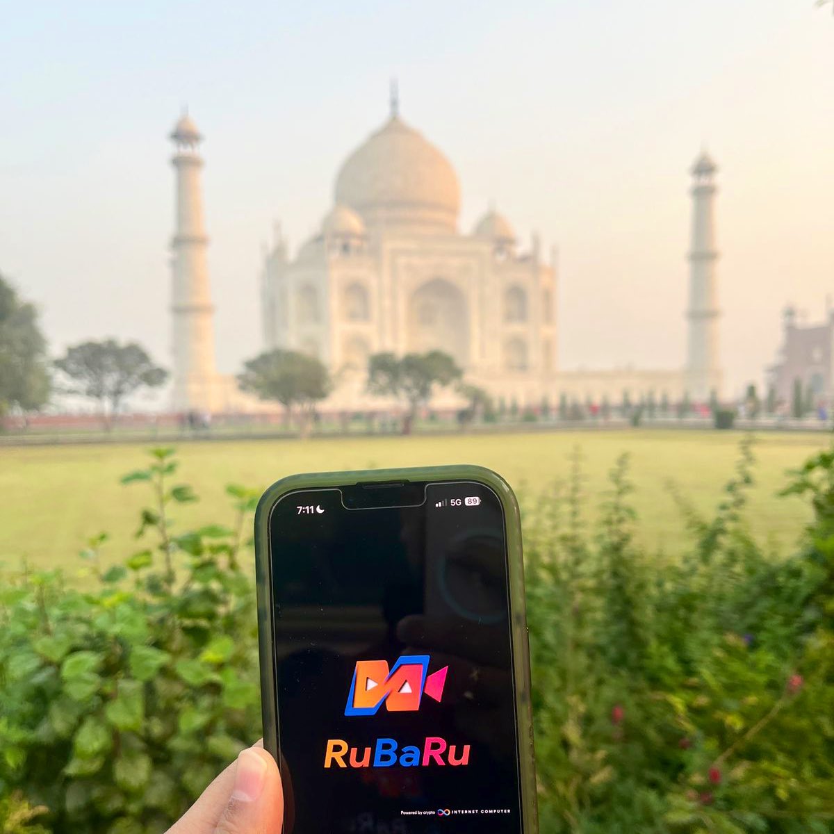 RuBaRu_app's tweet photo. Could RuBaRu aspire to claim the title of the 8th Wonder of the World someday? 🌍

#TajMahal #RuBaRu #WonderOfTheWorld $ICP #SocialFi #DecentralizeTheWholeStack #cryptoairdrop #CryptoCommunity https://t.co/ui61MeqKqr