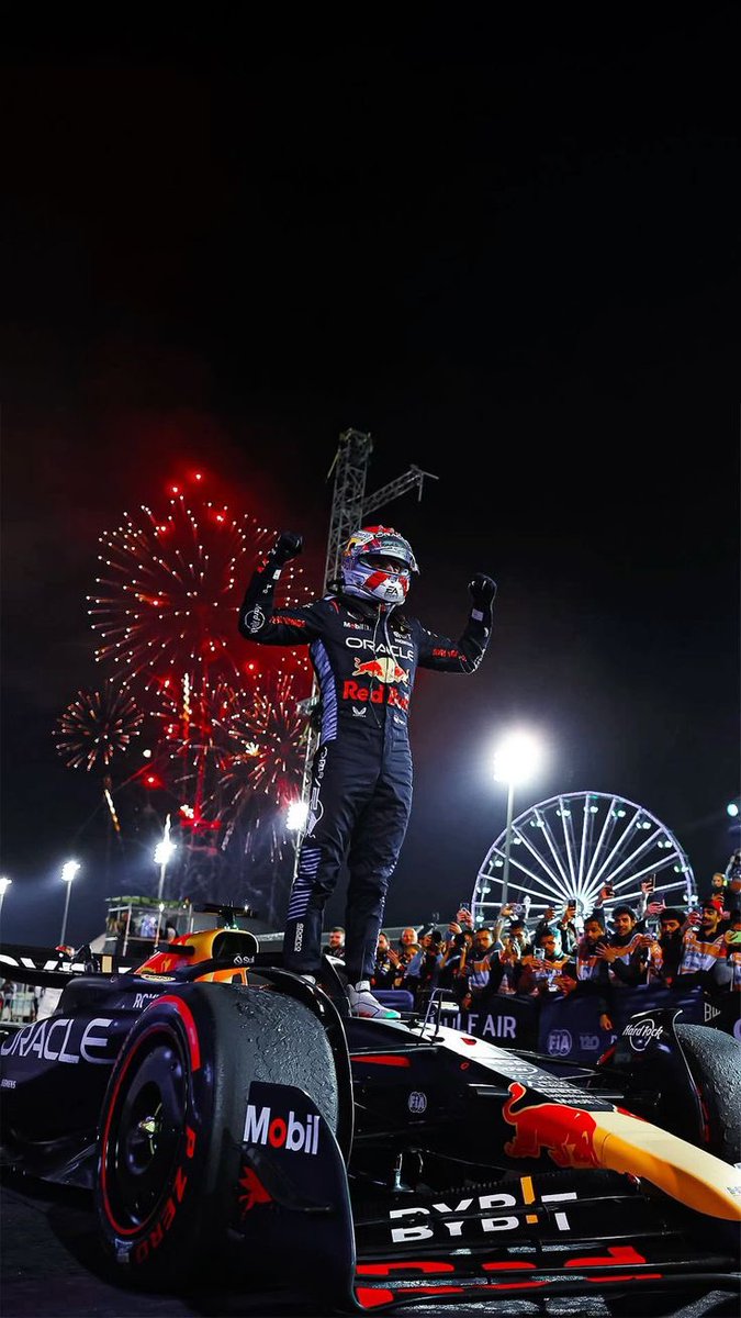 F1TimeTr's tweet photo. 4 KEZ ÜST ÜSTE DÜNYA ŞAMPİYONU MAX VERSTAPPEN 🚀🚀🚀 https://t.co/eJb2qSkpVU