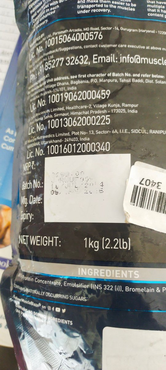 NileshSOLA36917's tweet photo. muscleblez protein powder expiry date not well and clear mentioned not visible it looks like expired product and  I want exchange this product
Amazon team not responding 
Behaviour 🤮 Just look like this
 Amazon Higher team also🤮🤮🤢
 @amazonIN
@AmazonHelp https://t.co/x6L3o1SsXk