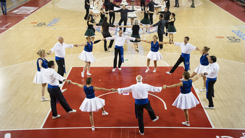 Galeria de fotos: El Campionat de Punts Lliures omple el pavelló del Congost
<a href="/Capital_Sardana/">Capital de la Sardana</a> <a href="/somsardana/">SomSardana</a> 

manresadiari.cat/noticies/detai…
