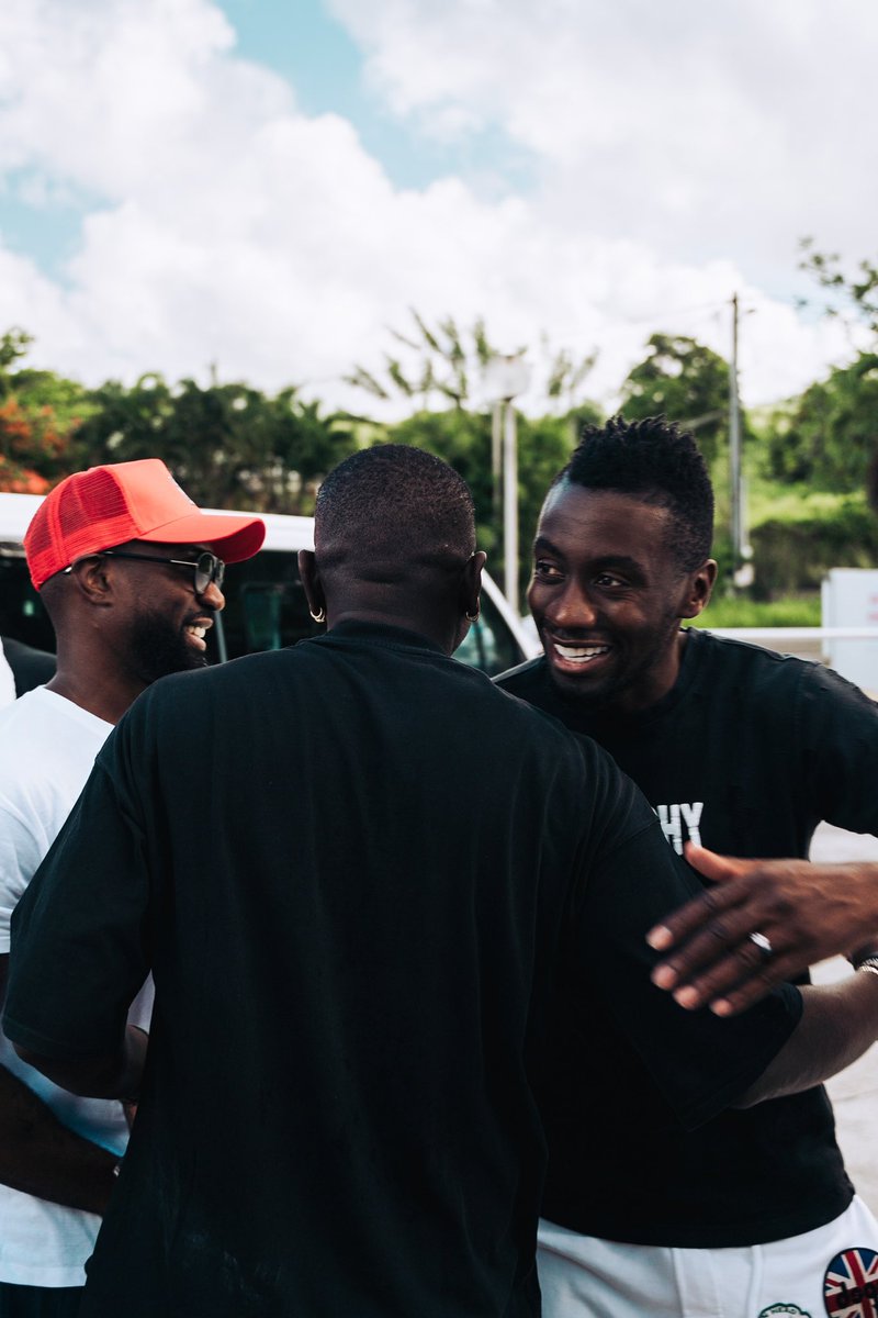 Unseen_Report's tweet photo. Memories Flexcible Football Cup in Martinique 🇲🇶 
@MATUIDIBlaise @fredpiqoff &amp;@mamadniang11 ⭐️ https://t.co/8RKgToBXAa