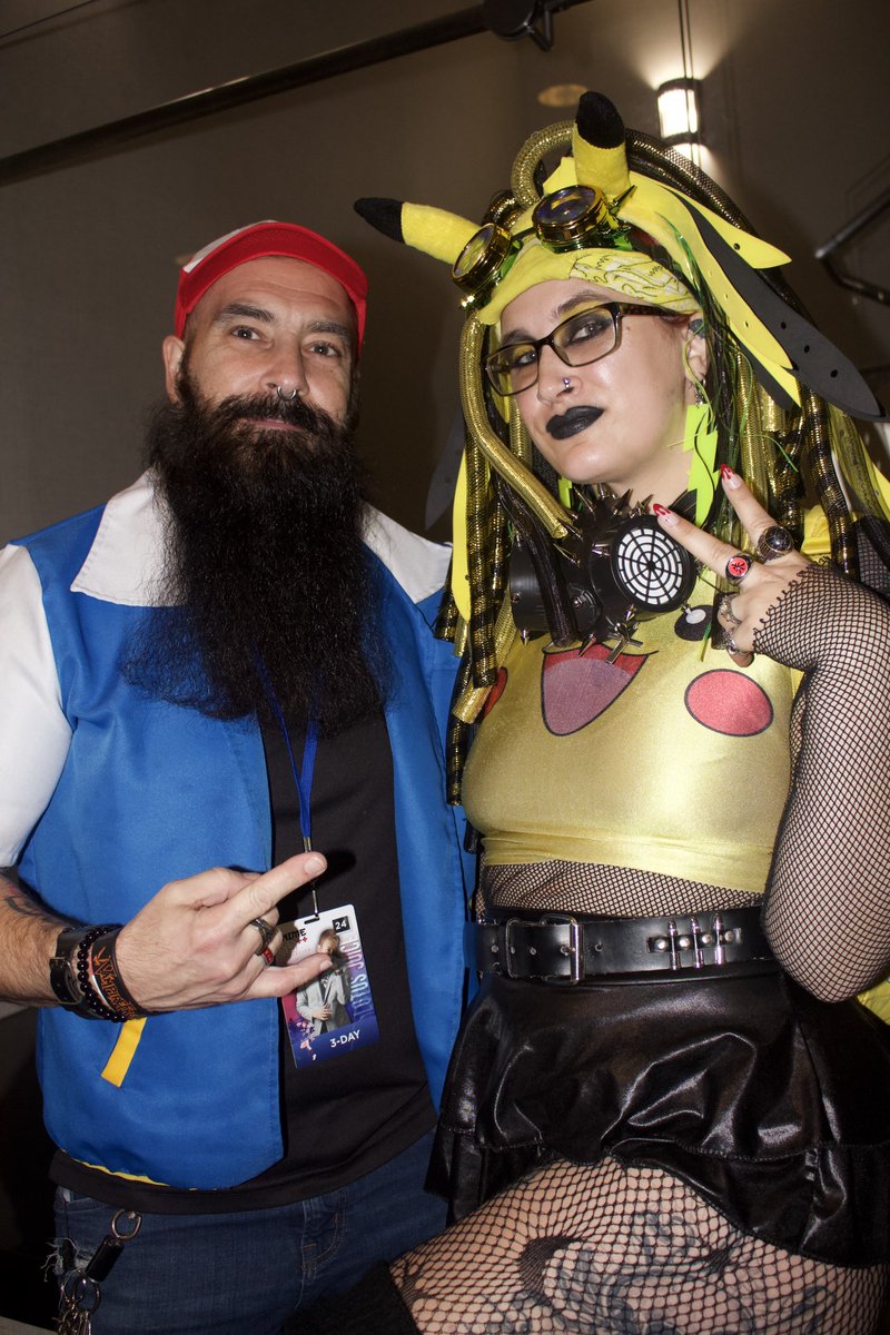 VictorTB27's tweet image. Day 2 of the con in the books so many great panels and people to hang with. Here are some highlight photos. Met Another 2hu Cosplayer, they and @Megami33 held my fumo. More pics and fumos on the butterfly app.