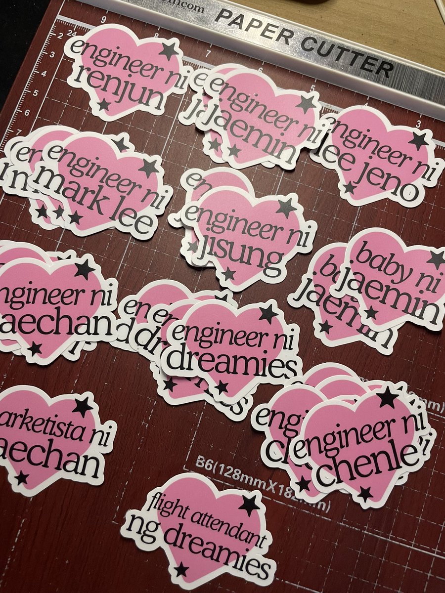 #PRINTSBY9TEEN   

Die cut vinyl stickers ; matte

- dm us to inquire   

t. kpop ppop concert event ph wts lf hand banner prints printing services service