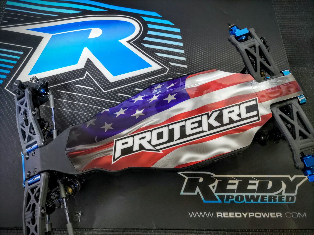 henkokaicyou's tweet image. このプロテクションシート貼りたくてバラバラにしてました😎
もう勿体なくて走らせられん😬
#assosieted
#RC10B5M 
#PROTEKRC