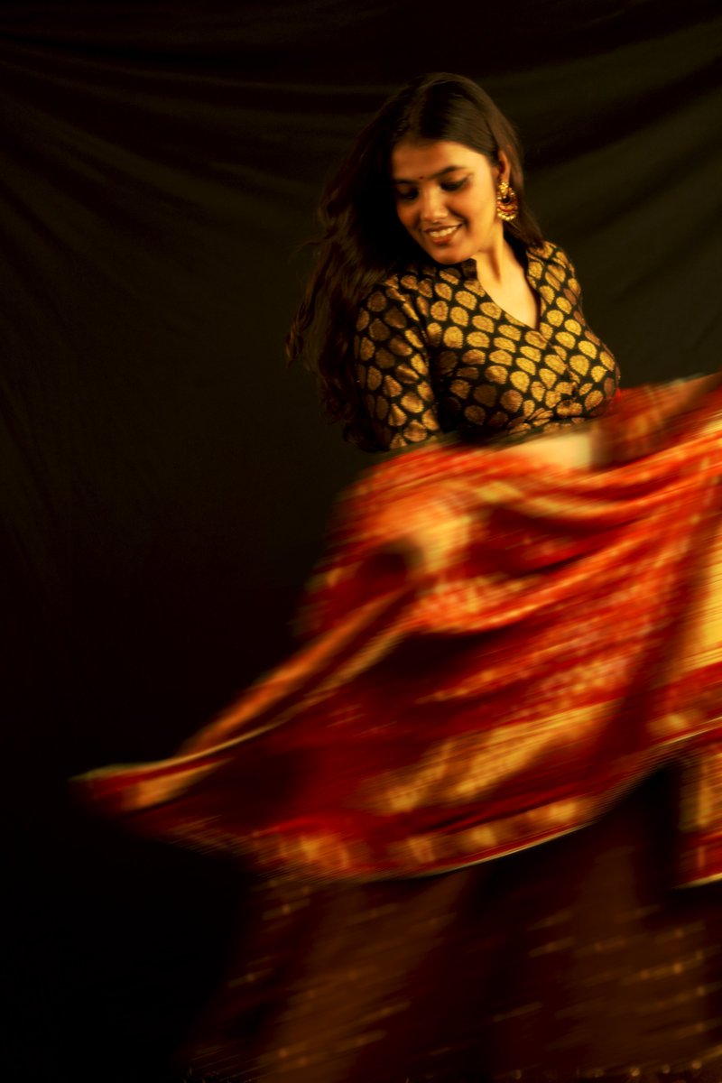 jhalakvrma's tweet photo. Styled and shot Noor, an ode to timeless ethnic elegance ✨
Exploring heritage through fashion—what do you think? 🌼

Makeup by @Payalpratap 
Clicked by @RaechelHurtis 

#Styling #Fashion #EthnicWear https://t.co/O6K7GSodQe