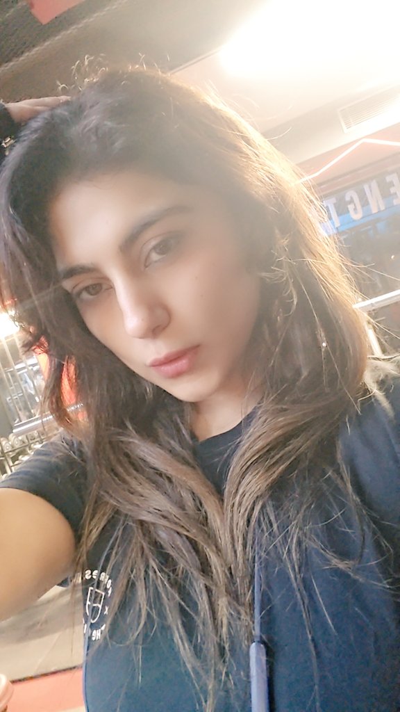 sonalarora_'s tweet image. 🏋🏻‍♀️addict #workit #gymgirl