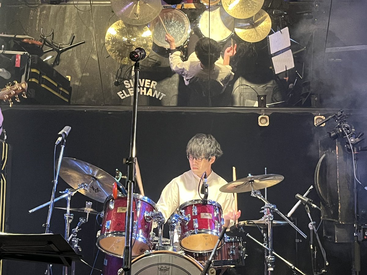 shimerson's tweet photo. 昨晩飲み、今日昼ライヴで遅くなりましたが、昨日は吉祥寺シルエレで"CastleInTheAir 40th Anniversary"でのNegasphereと那由他計画を観に行っておりました。先行の那由他は新ドラマーに重本くん(りょうちゃん)を迎えニューアルバムに向けて7月よりもより仕上がっており素晴らしかったです！ https://t.co/BC6Nnf2c1l